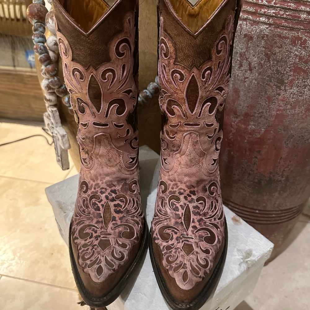 Old Gringo size 8 beautiful boot